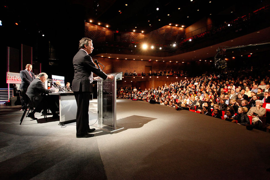 Robert Rosenkranz addressing the audience onstage Robert Rosenkranz addressing the audience onstage