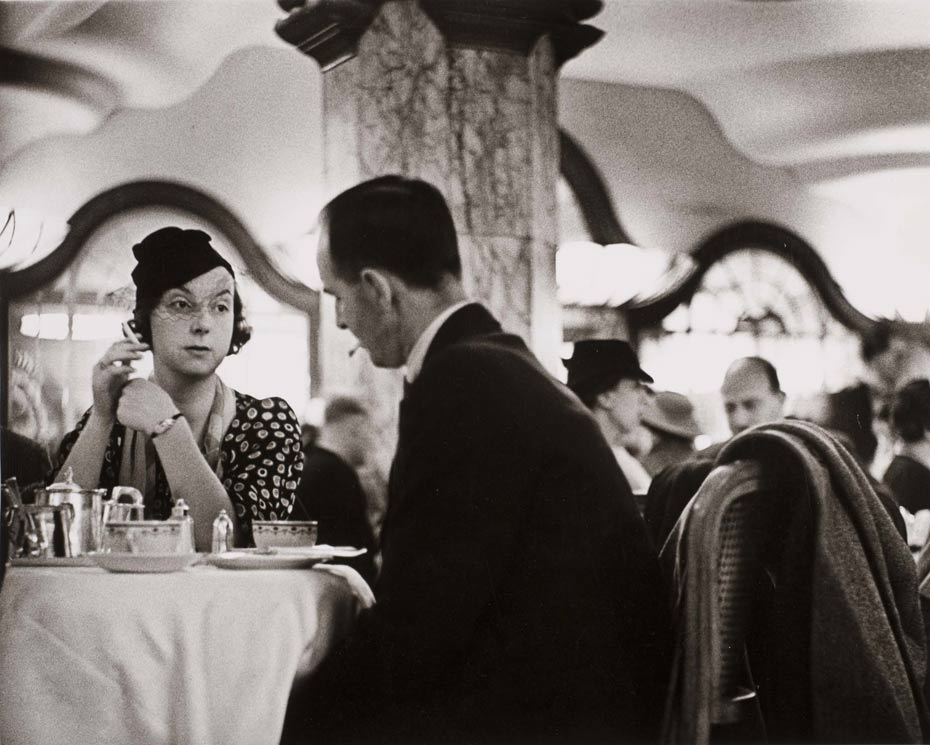 Another London: 'Lyons Corner House, Tottenham Court Road, London 1934' © W. Suschitzky Another London: 'Lyons Corner House, Tottenham Court Road, London 1934' © W. Suschitzky