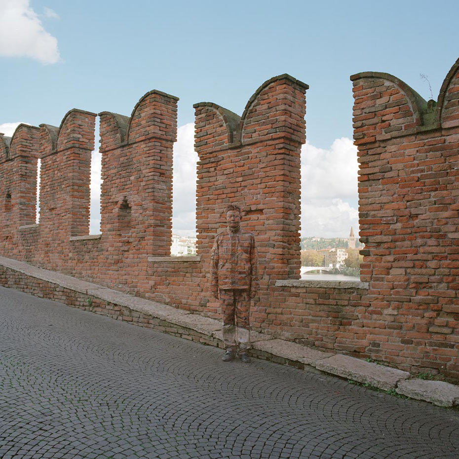 No. 3, from Hiding In The City, Italy, Liu Bolin, 2010. Courtesy of the artist and Galerie Paris-Beijing