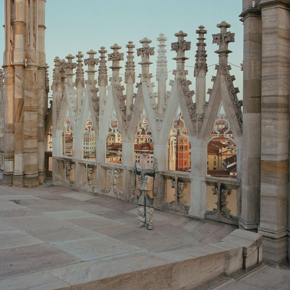 No. 7, from Hiding In The City, Italy, Liu Bolin, 2010. Courtesy of the artist and Galerie Paris-Beijing