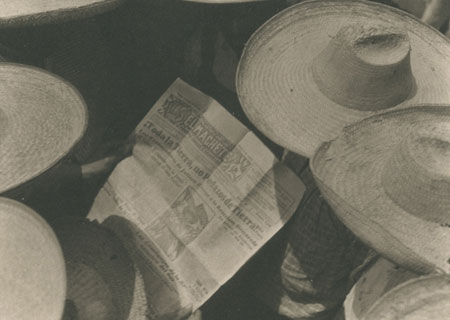 Tina Modotti Workers Reading El Machete, c.1929 Platinum print, 7.92 x 10.46 cm Throckmorton Fine Art, Inc. Photo courtesy by Throckmorton Fine Art Inc., New York