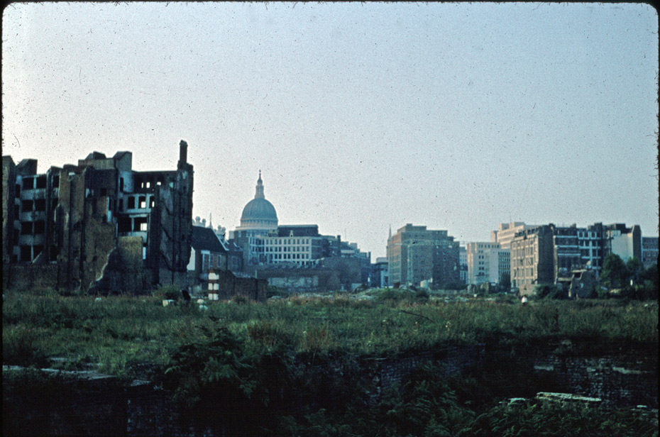 David-Wright,-bomb-damage-at-the-Barbican-1959