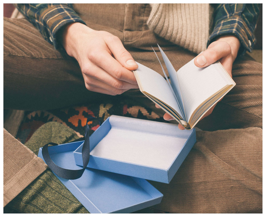 smythson-book,-cross-legged