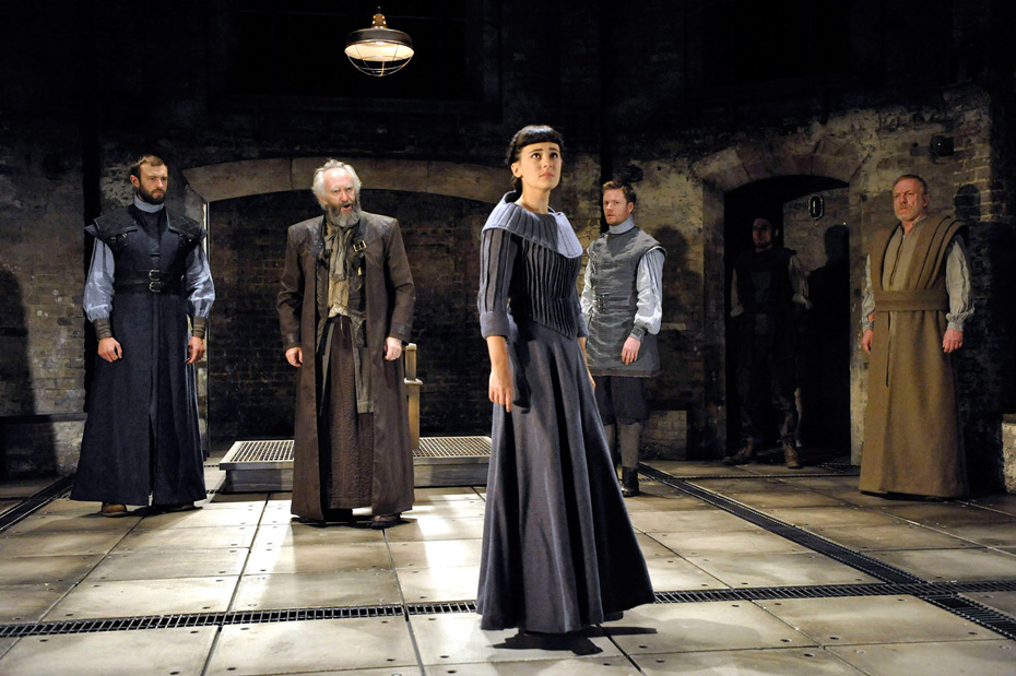 Ben-Dilloway-King-of-France-Jonathan-Pryce-King-Lear-Phoebe-Fox-Cordelia-Andrew-Nolan-Burgundy-Clive-Wood-Gloucester-in-King-Lear-Almeida-Theatre