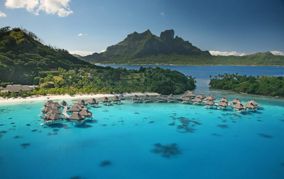 Bora-Bora-–-Tahiti-travel-piece