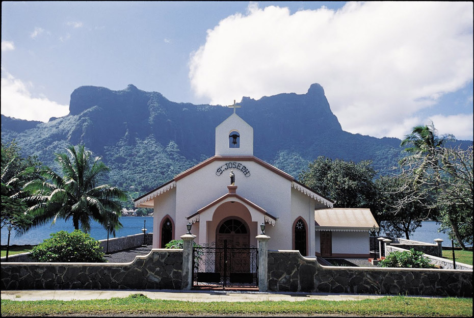 St_Joseph_Church_in_Moorea_GIE_TAHITI_TOURISME_Tim_McKenna