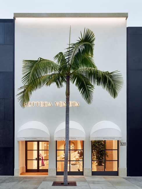 Outside Bottega Veneta's new Beverly Hills maison