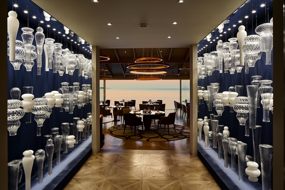 Ocean restaurant, Vila Vita Parc, overlooks the Atlantic – Photo: Vasco Celio