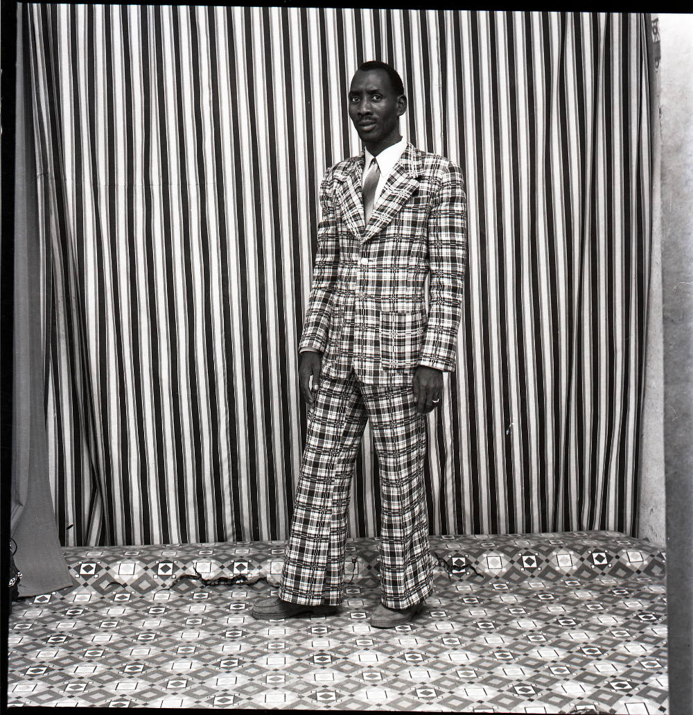 A moi seul, 1978,  Malick Sidibé. Courtesy Galerie MAGNIN-A Paris
